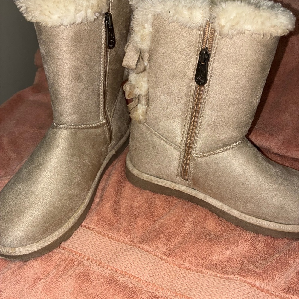 Women's Winter Boots in Tan
